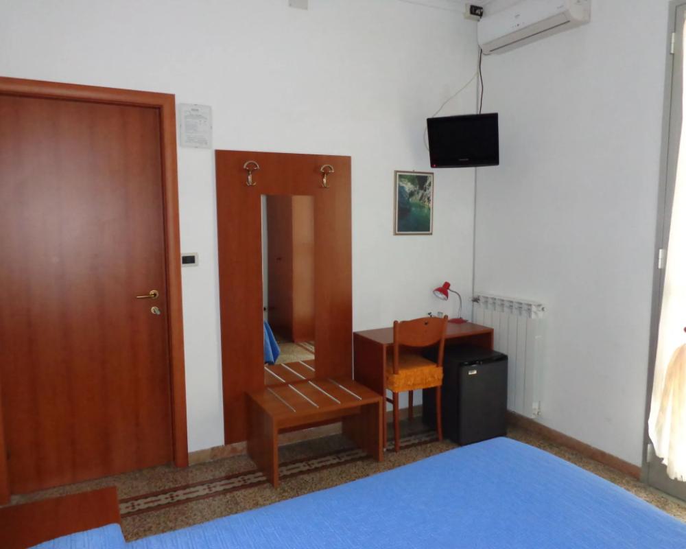фото Lora Hotel