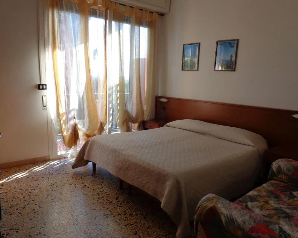 фото Lora Hotel