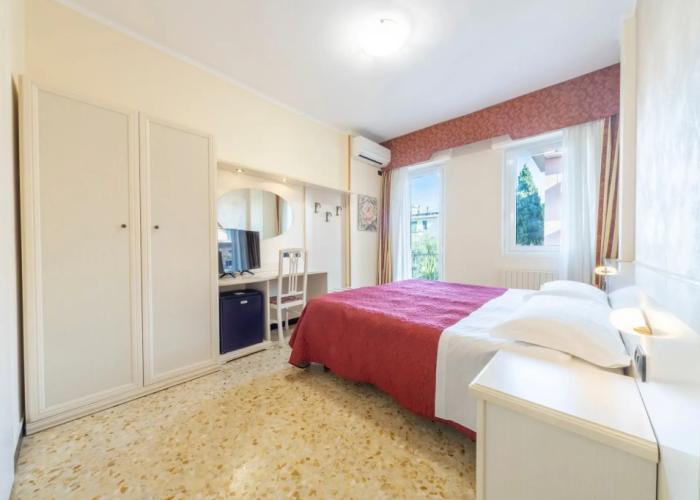 Gold Hotel