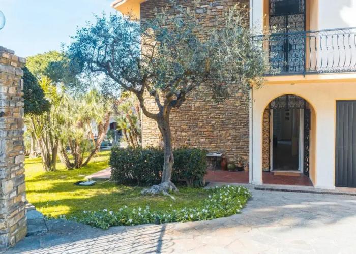 Lemon Apartment With Garden and Sea View by Wonderful Italy