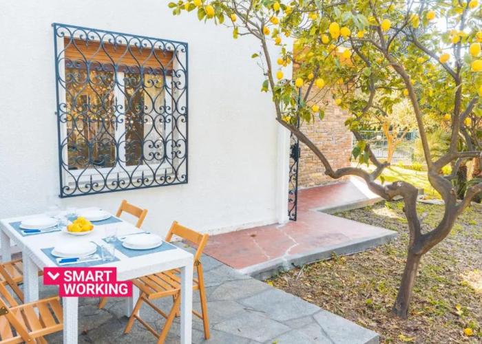 Lemon Apartment With Garden and Sea View by Wonderful Italy