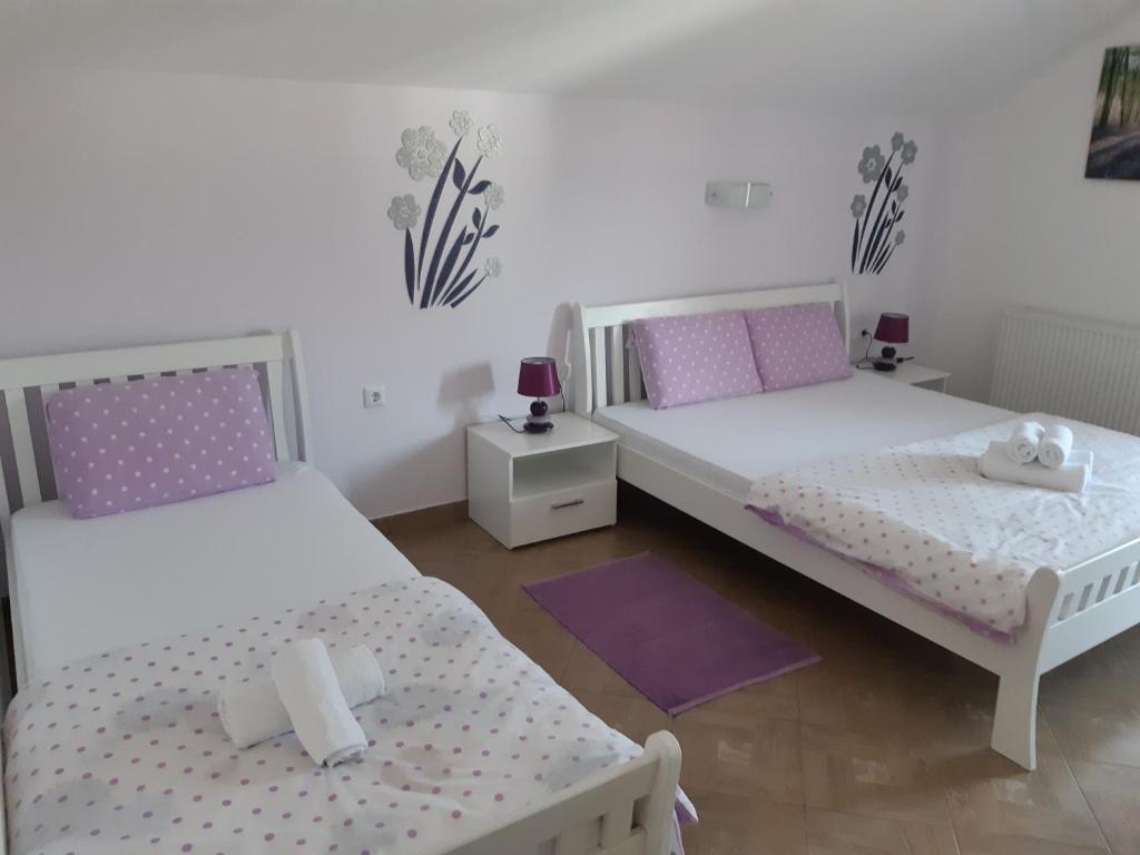 Apartments and rooms with parking space Vranovaca, Plitvice - 17461