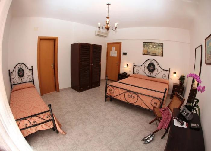 Hotel Lo Scirocco