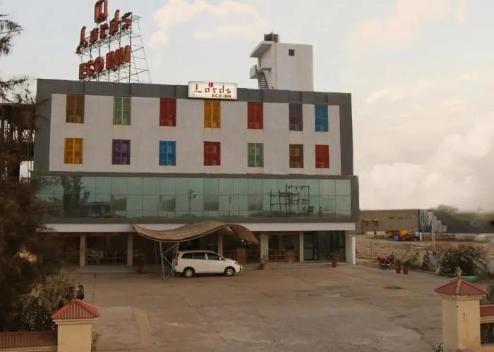 Lords Eco Inn