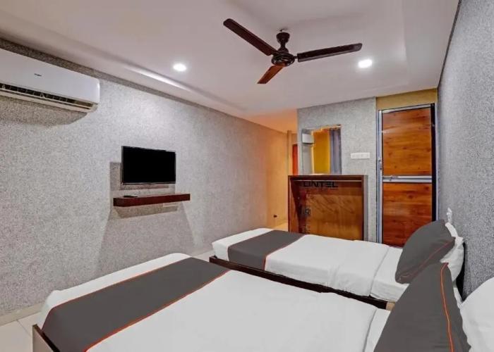 Hotel Mayura Ankleshwar