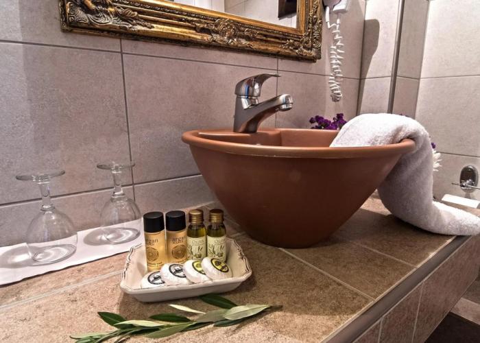 Doupiani House Hotel