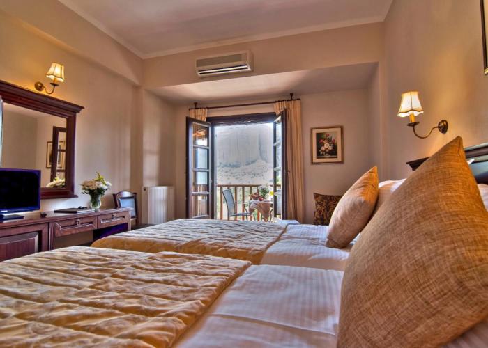 Doupiani House Hotel