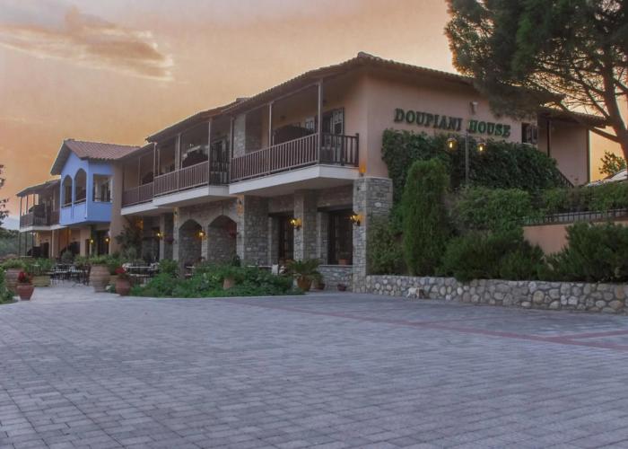 Doupiani House Hotel