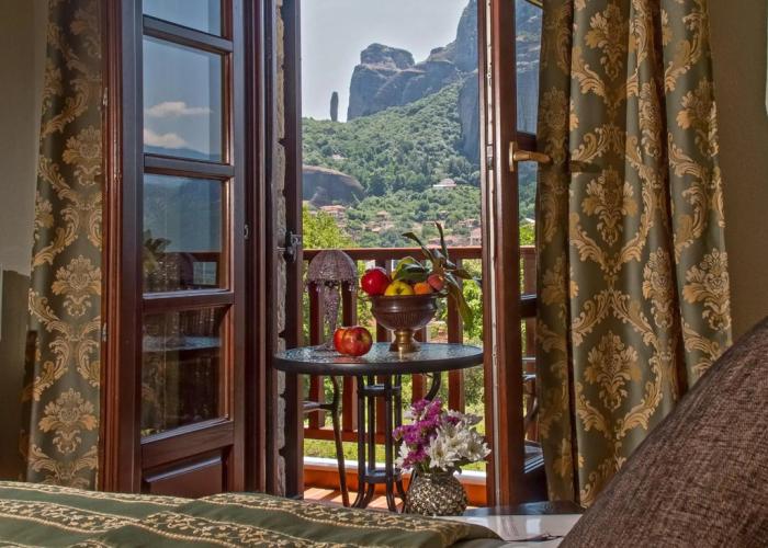 Doupiani House Hotel