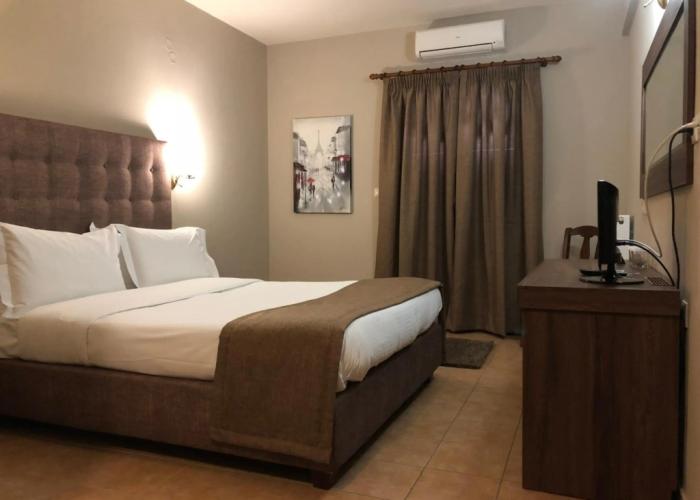 Doupiani House Hotel