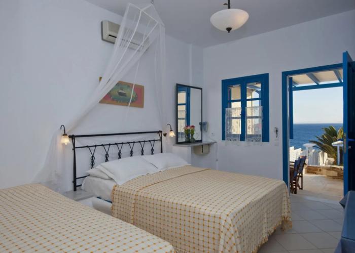 Blue Dolphin Antiparos Villas and Suites