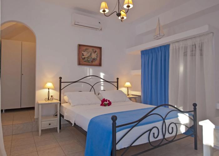 Blue Dolphin Antiparos Villas and Suites
