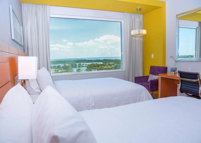 Hampton Inn & Suites by Hilton Paraiso