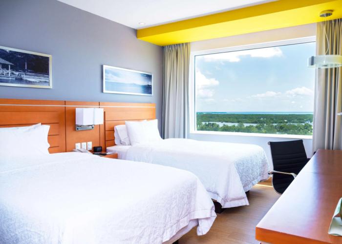 Hampton Inn & Suites by Hilton Paraiso