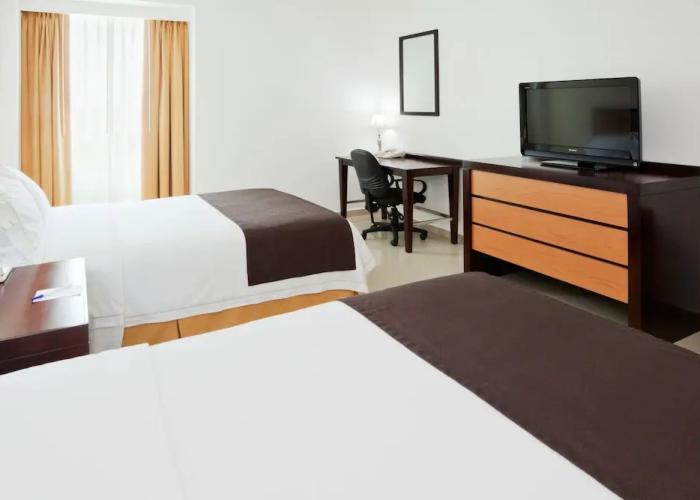 Holiday Inn Express Paraiso Dos Bocas, an IHG Hotel