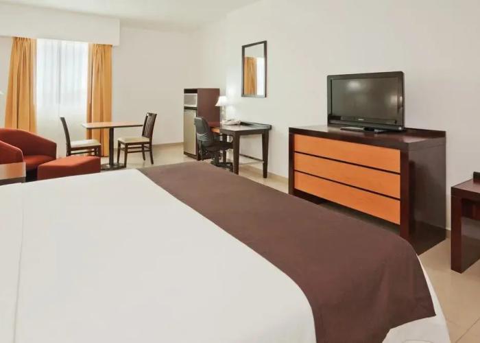 Holiday Inn Express Paraiso Dos Bocas
