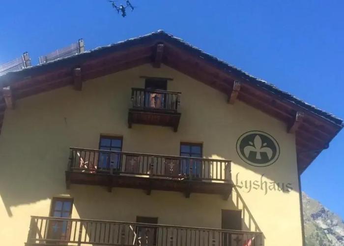 Hotel Lyshaus di Gressoney Saint Jean