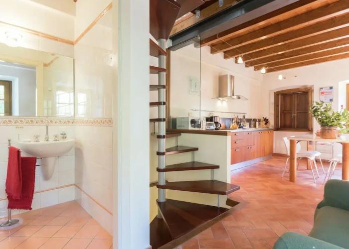 Elegant Mansion Stay in Tuscany