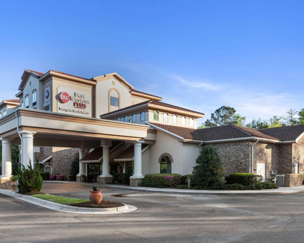 Best Western Plus Westgate Inn & Suites