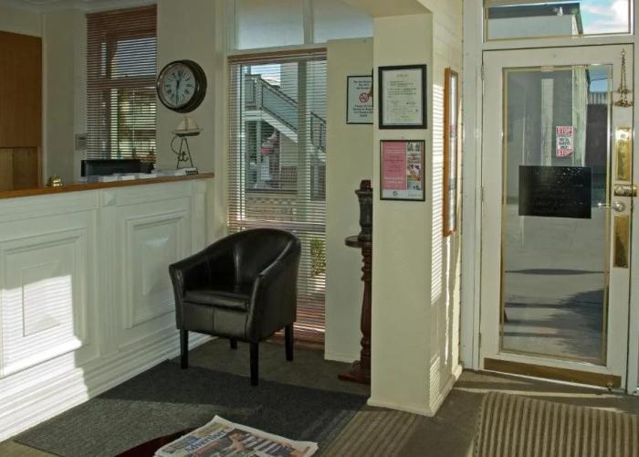 Admiralty Inn