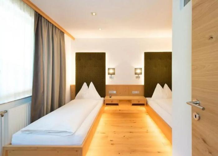 Hotel Alpina