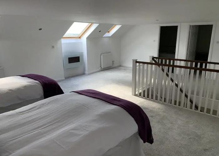 Village Tavern Apartment
