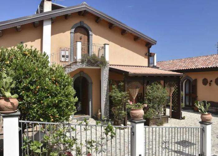 Villa Liliya