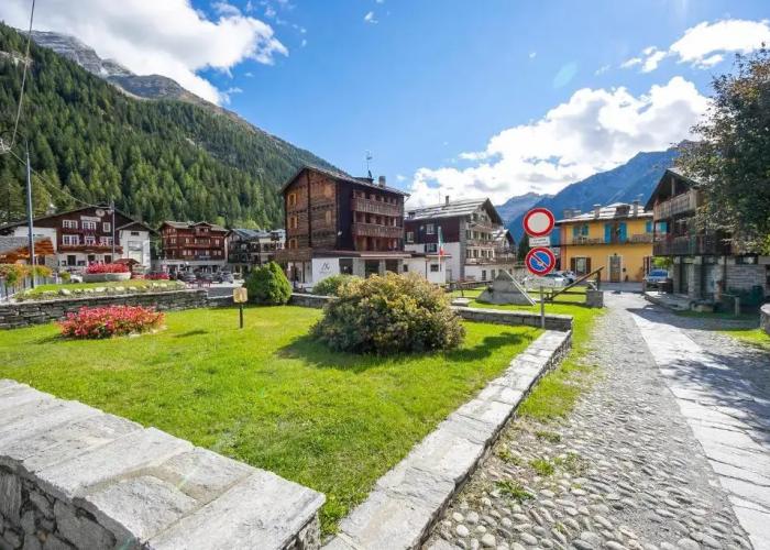 Monterosa Cozy Apartment 200m From Ski
