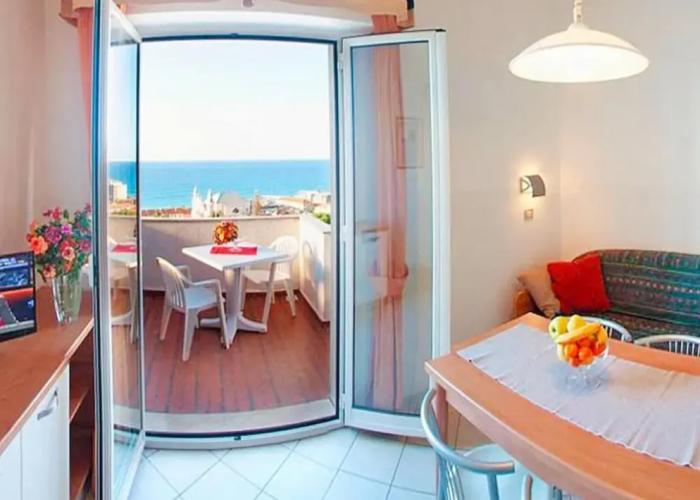 Holiday Flat in Pretty Residence With Communal Pool in Pietra Ligure