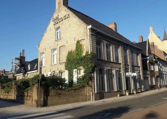 Hotel Recour
