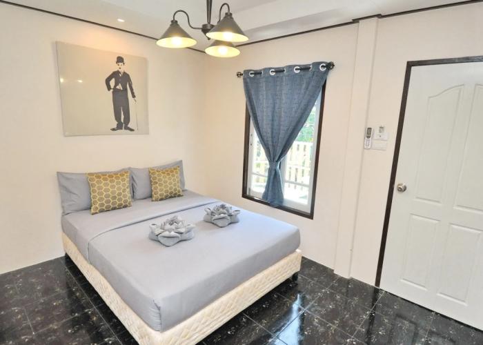 Side Walk Boutique Hotel