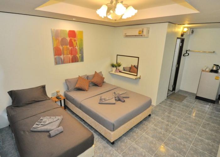 Side Walk Boutique Hotel