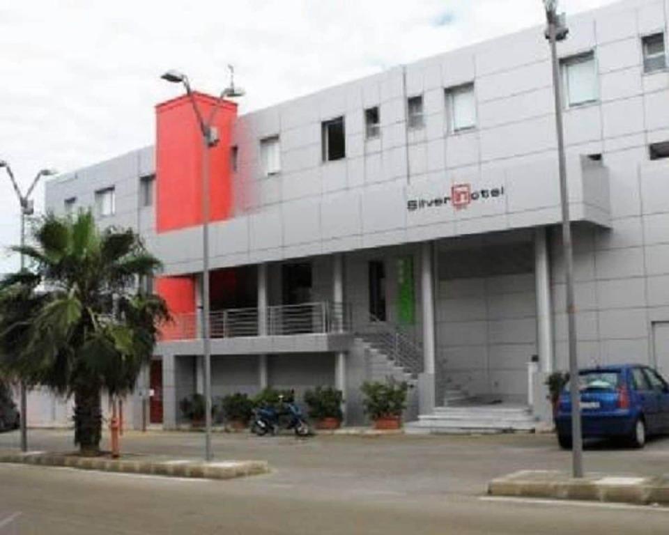 Silver Hotel