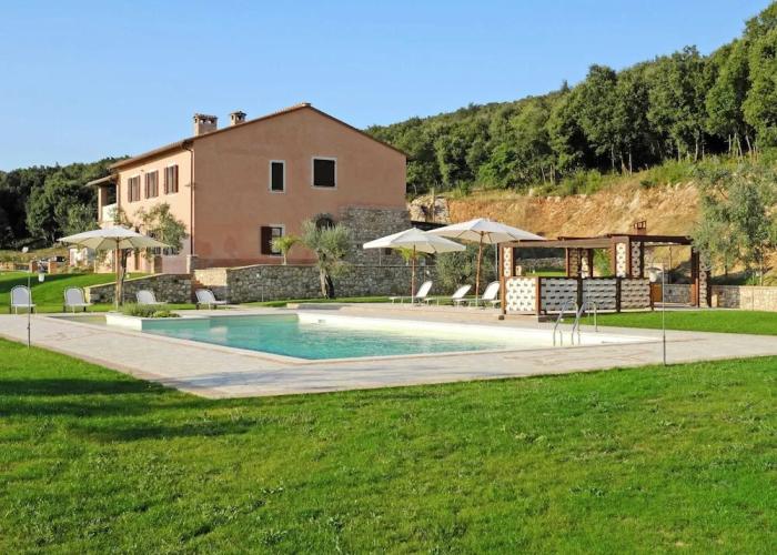 Luxury, Modern Apartment With Pool and Stunning Views