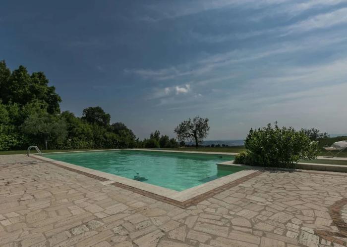 Luxury, Modern Apartment With Pool and Stunning Views