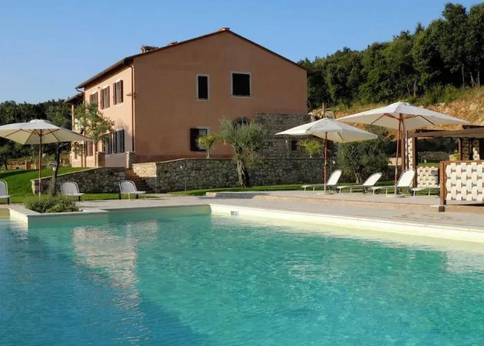 Luxury, Modern Apartment With Pool and Stunning Views