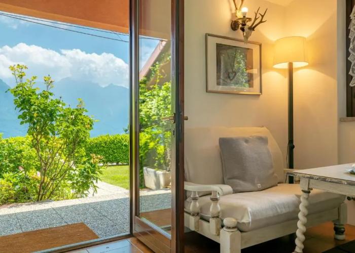 Panorama Lake and Garden by Wonderful Italy