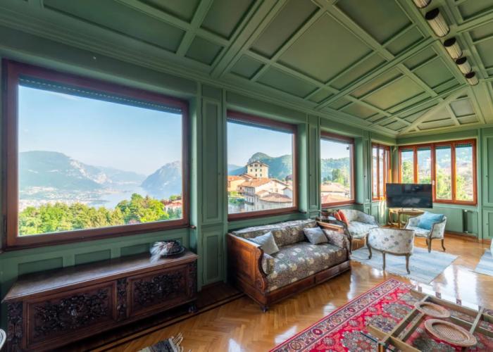 Family Villa with Stunning Lake View