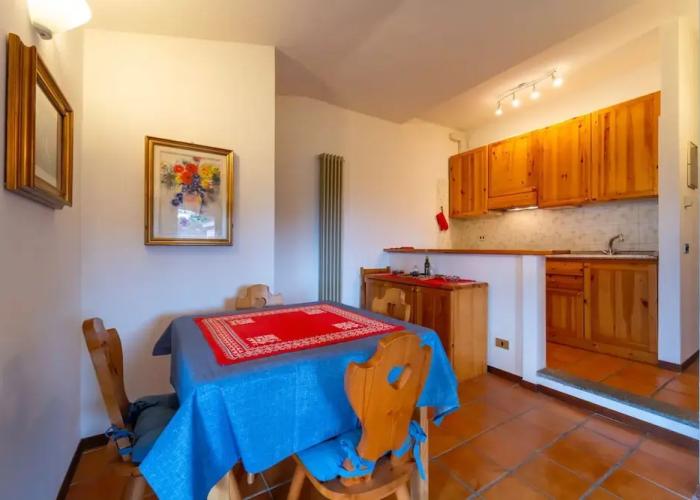 Crimson Apartment by Wonderful Italy