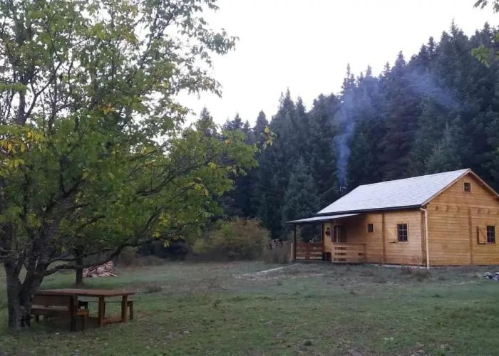 Wood Cabin by the River - for Nature Lovers