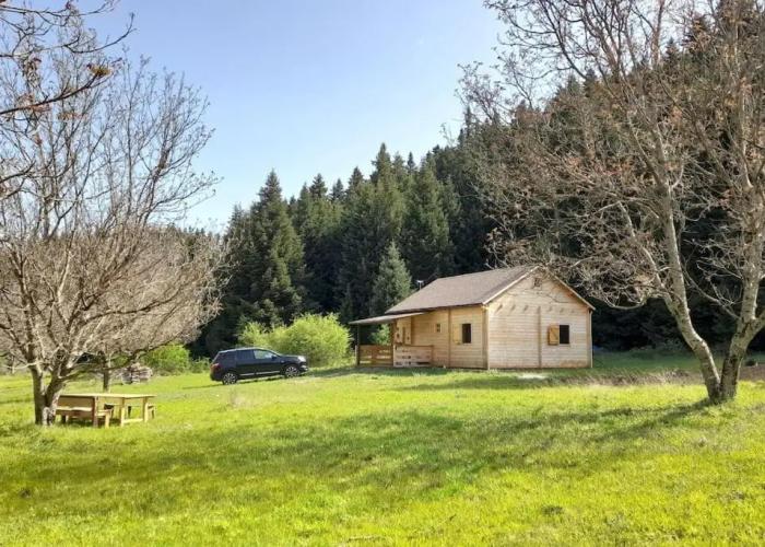 Wood Cabin by the River - for Nature Lovers