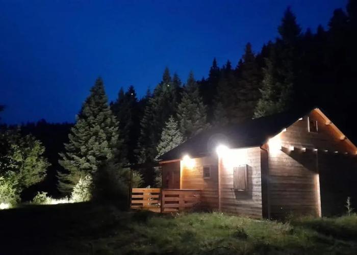 Wood Cabin by the River - for Nature Lovers