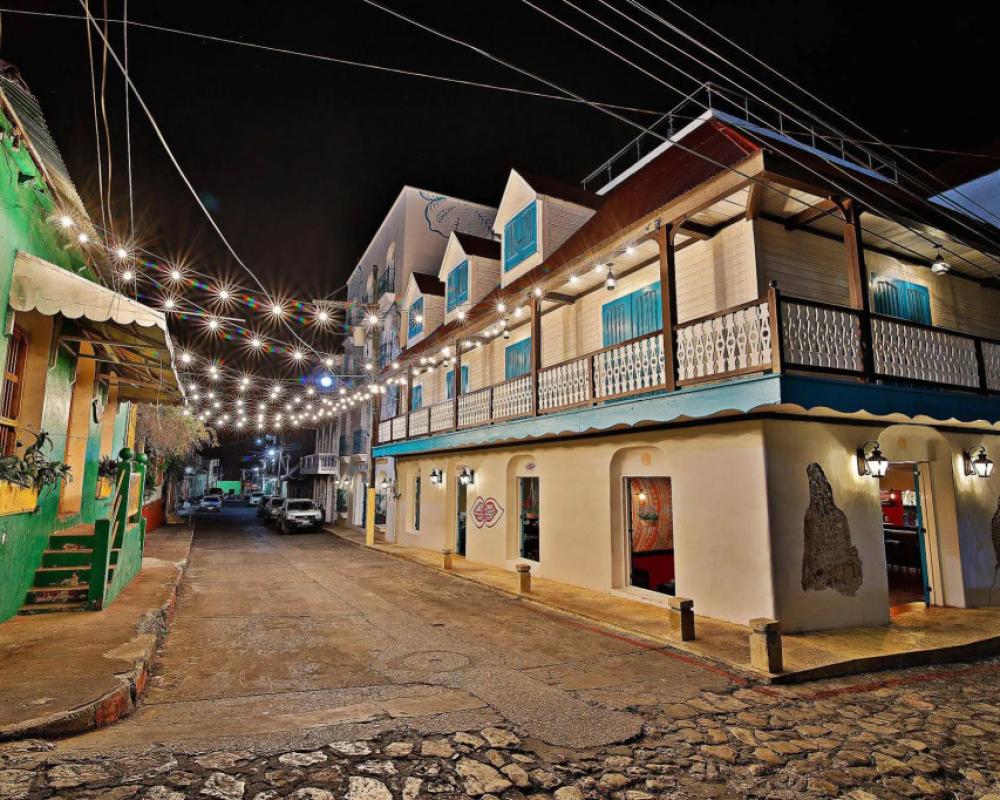 Isla de Flores Hotel