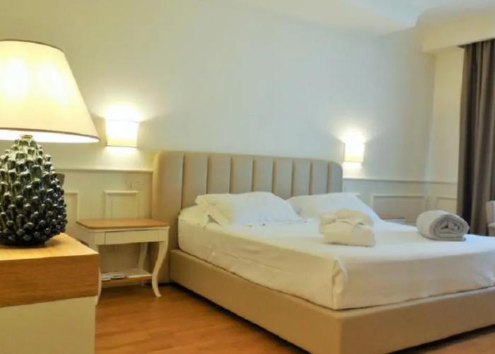 MARECHIARO Hotel