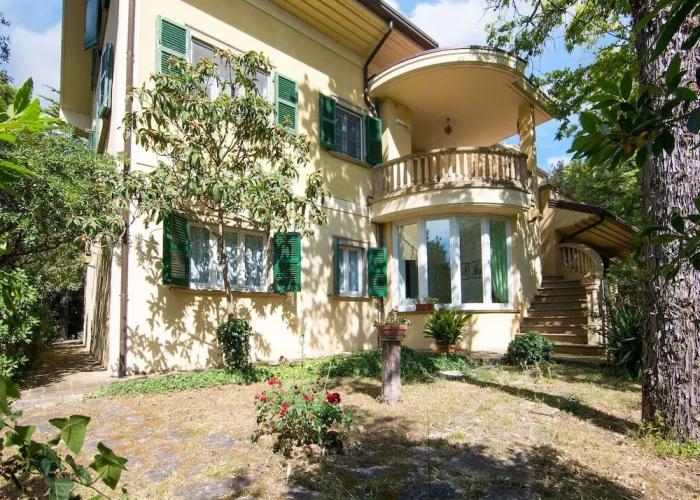 Villa in Fano Near Beach