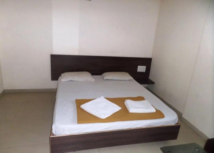 Hotel Cosmo Lodging