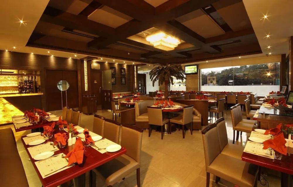 фото Hotel Vihangs Inn