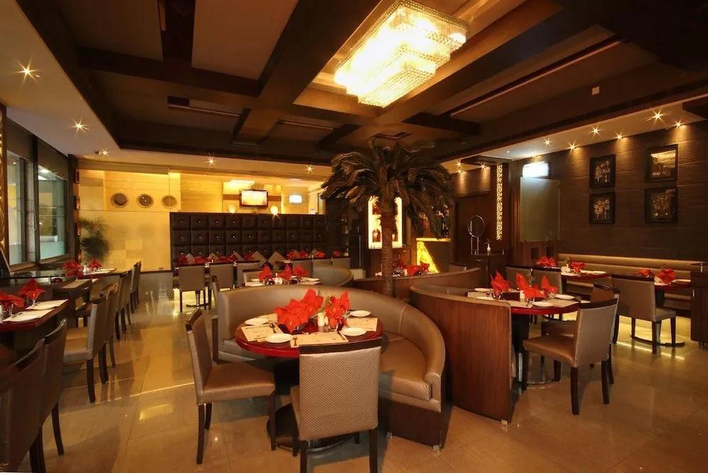 фото Hotel Vihangs Inn