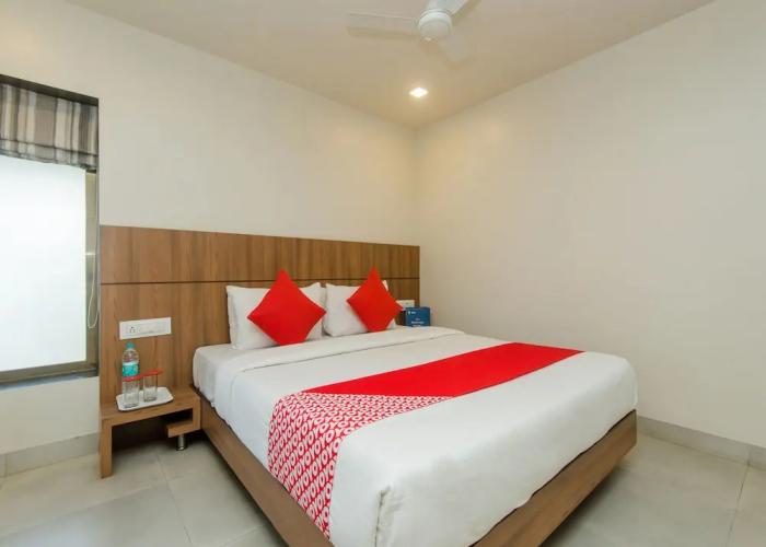 OYO 13857 Hotel Imperial