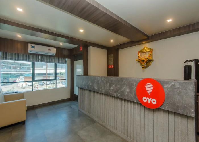 OYO 13857 Hotel Imperial
